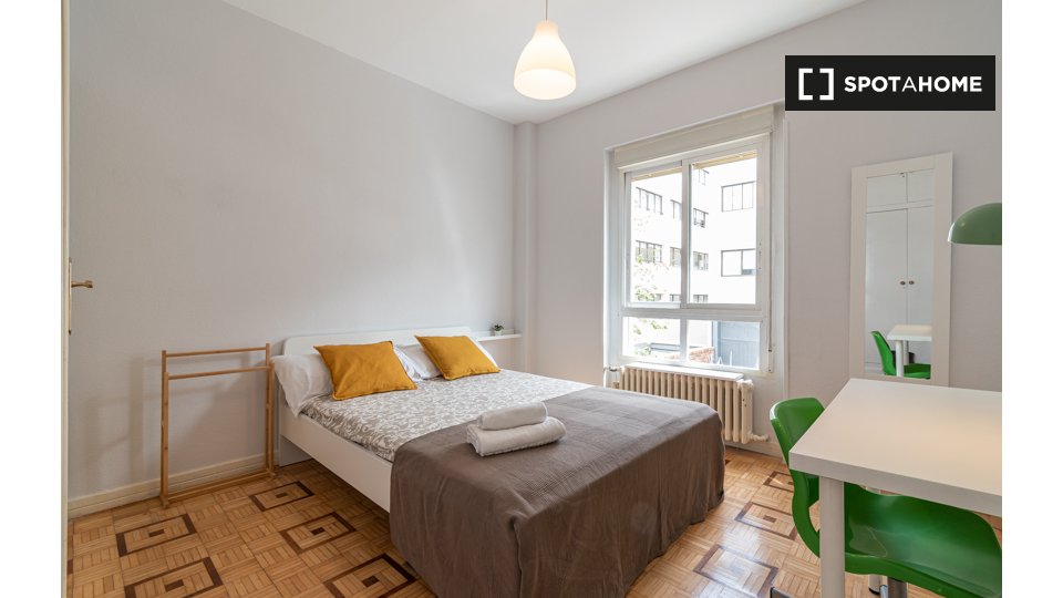 Double room Madrid, 7 beds, 160m² — photo 2
