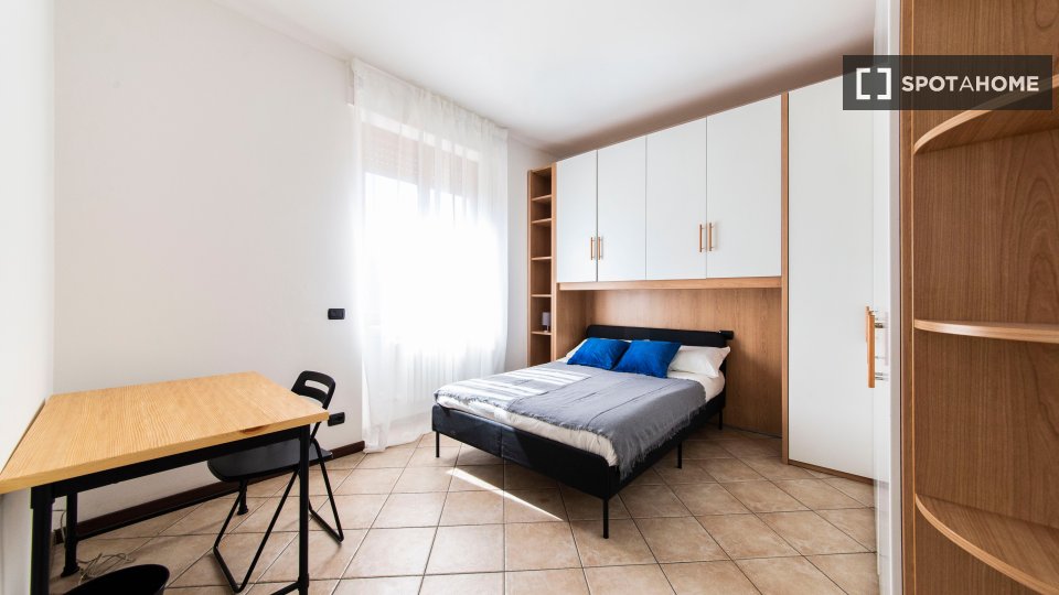 Double room Milan, 4 beds — photo 10