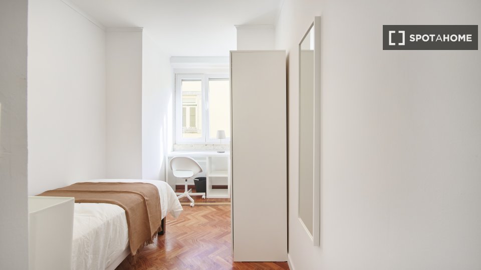 Double room Lisbon, 9 beds — photo 29
