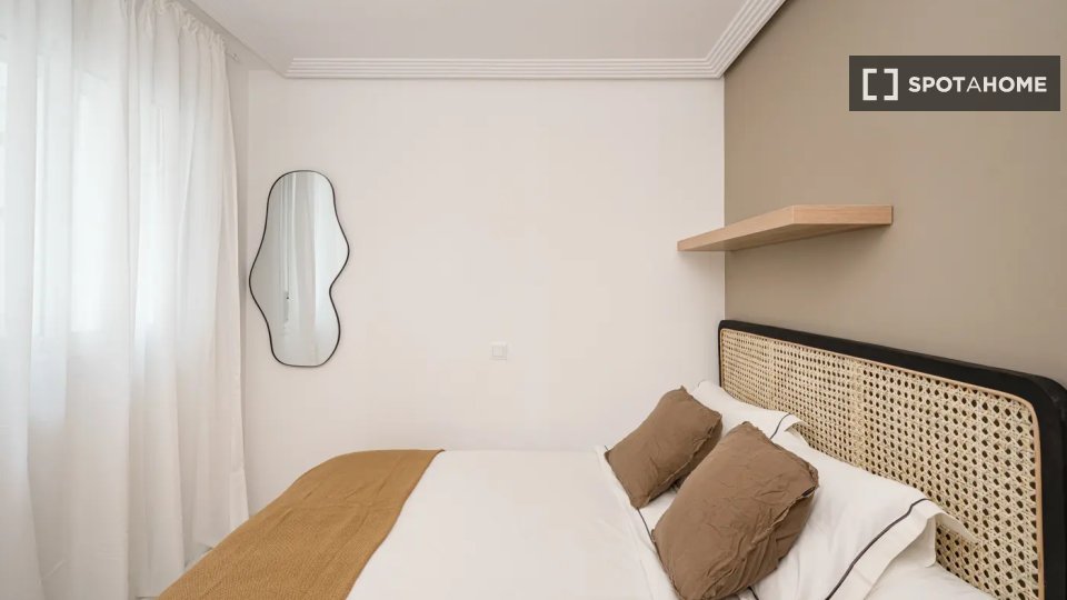 Double room Madrid, 4 beds — photo 16