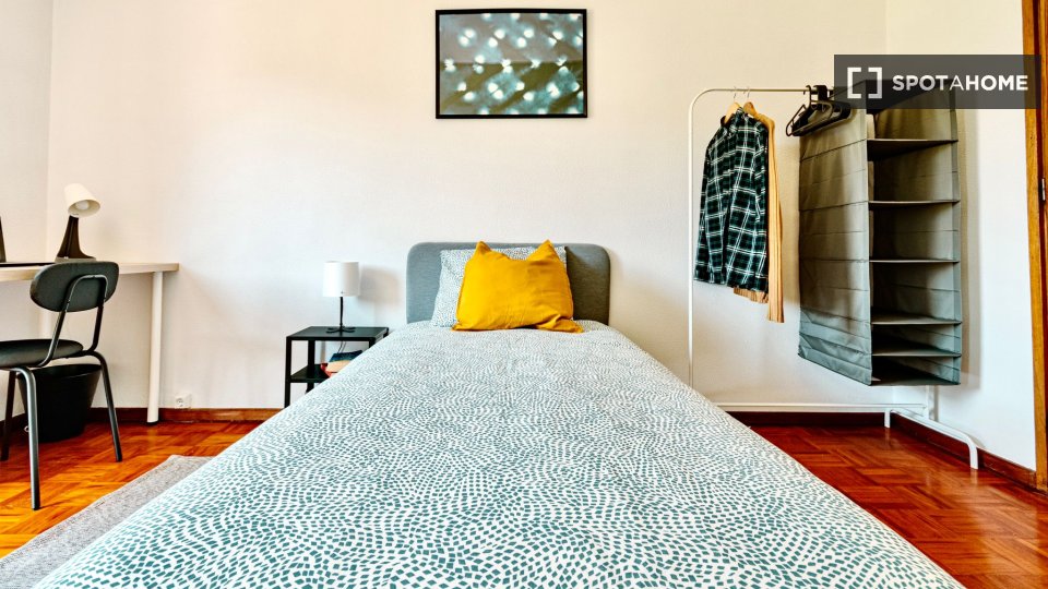 Double room Porto, 5 beds — photo 1