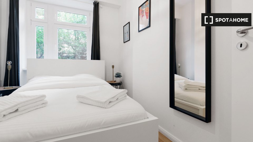 Apartment Berlin, 1 bed, 32m² — photo 2