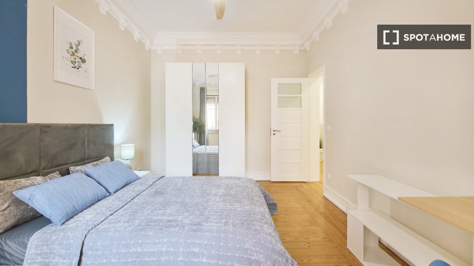 Double room Lisbon, 6 beds — photo 13