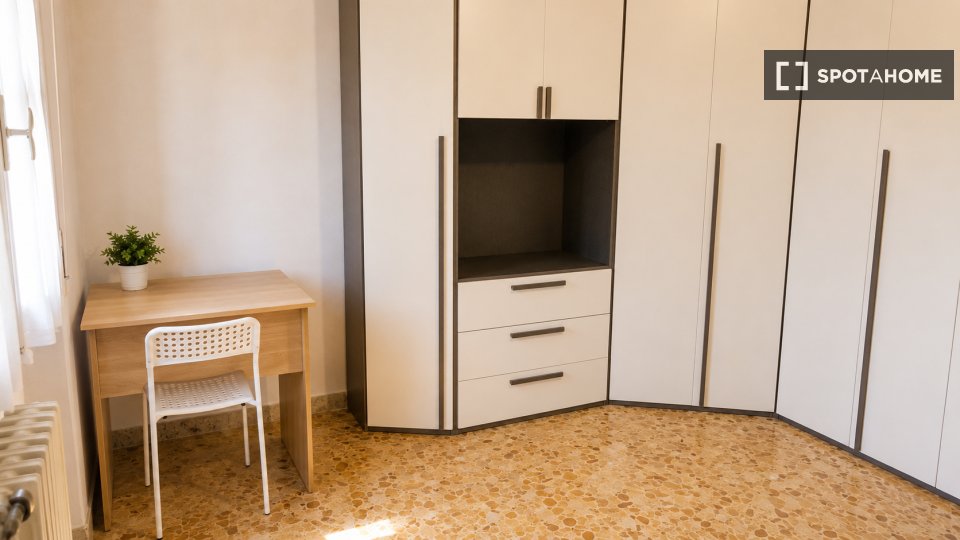 Double room Florence, 1 bed, 80m² — photo 1