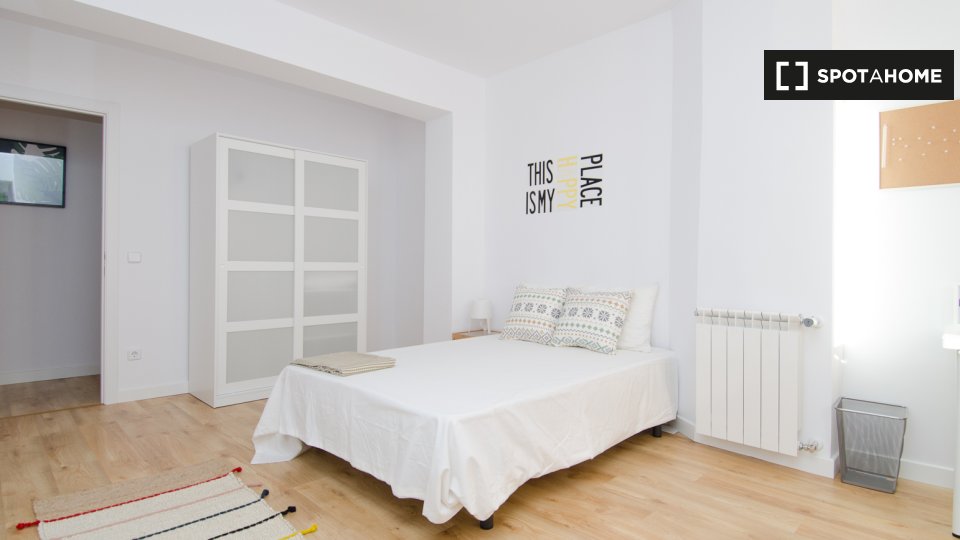 Double room Madrid, 6 beds — photo 17