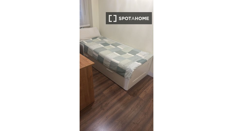 Double room Madrid, 4 beds, 152m² — photo 1