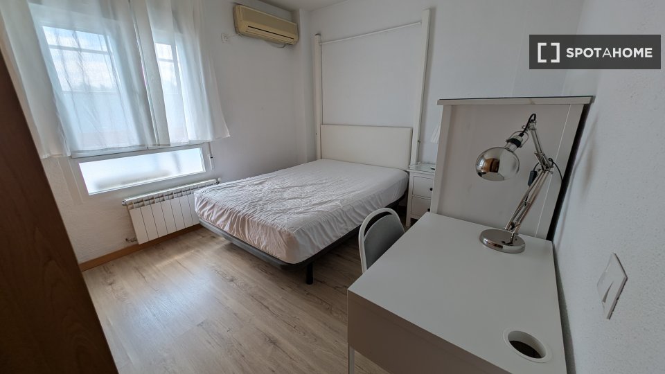 Double room Madrid, 4 beds, 90m² — photo 56