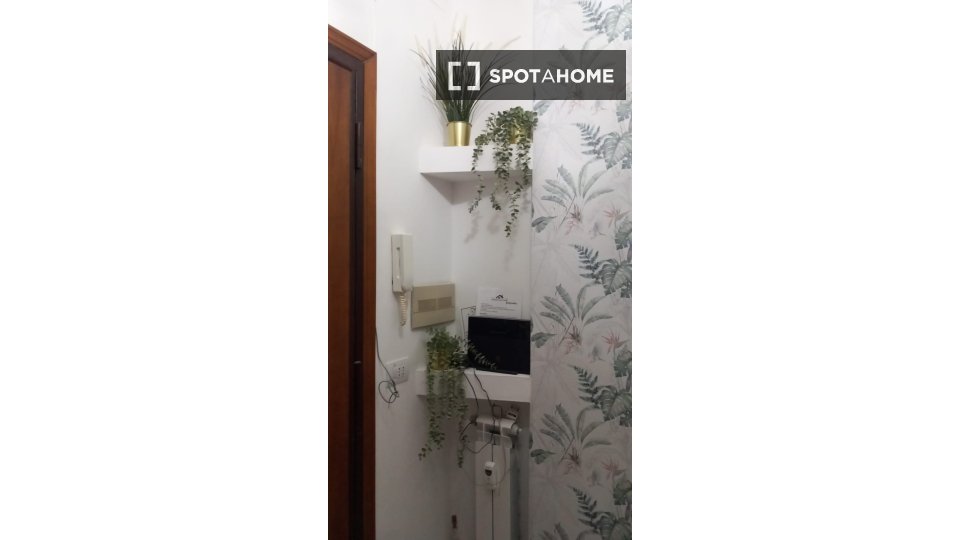 Double room Rome, 3 beds, 75m² — photo 58