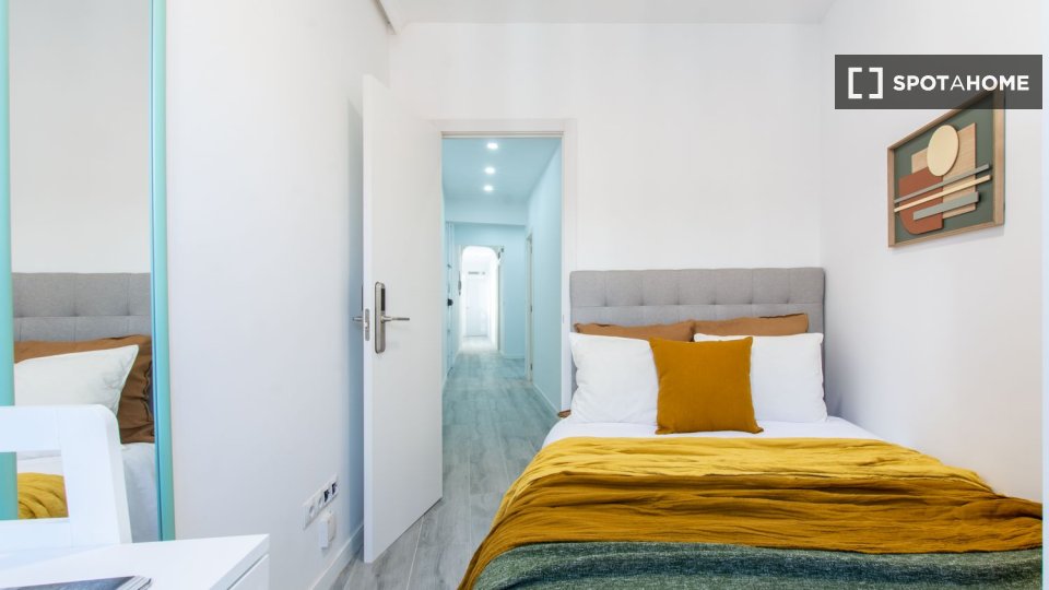 Double room Madrid, 8 beds — photo 4