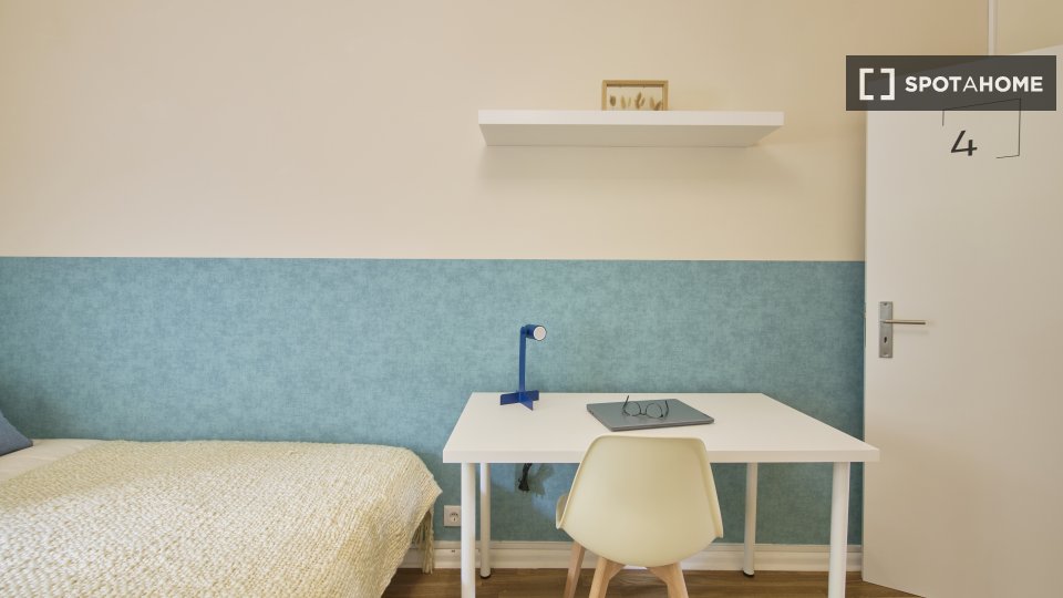 Double room Lisbon, 12 beds — photo 30