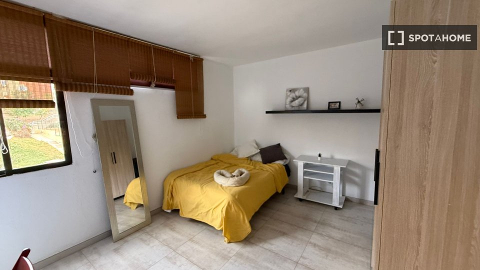 Double room Santa_Cruz_De_Tenerife, 3 beds, 75m² — photo 46