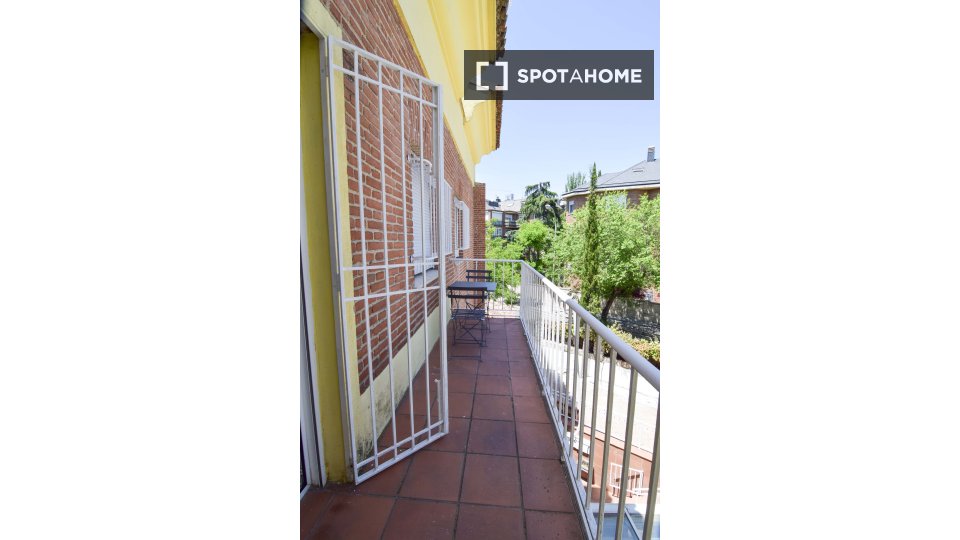 Double room Madrid, 11 beds, 503m² — photo 5