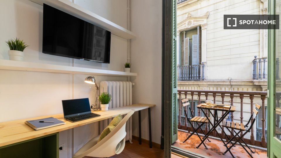Double room Barcelona, 9 beds, 285m² — photo 18