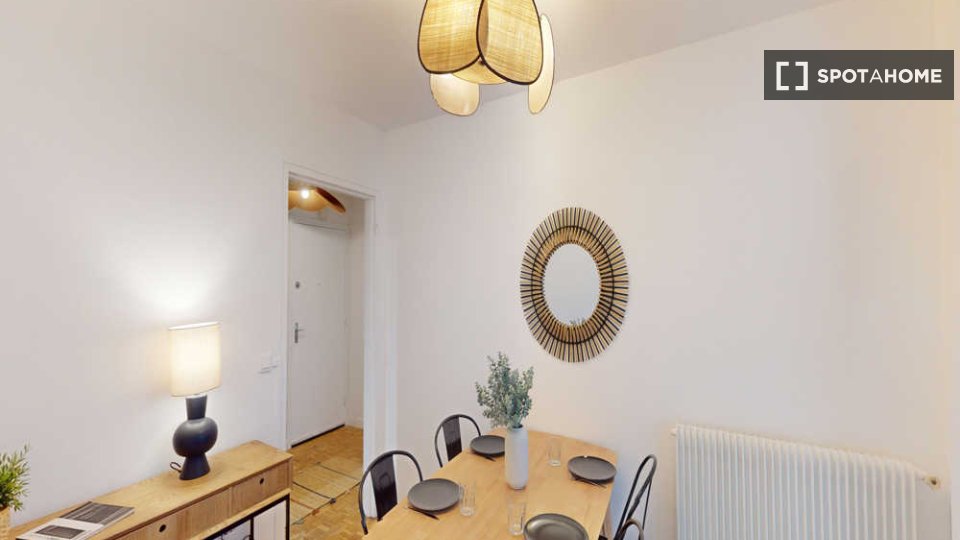 Double room Paris, 4 beds, 80m² — photo 3