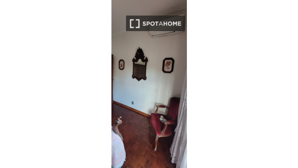 Double room Lisbon, 1 bed — photo 7