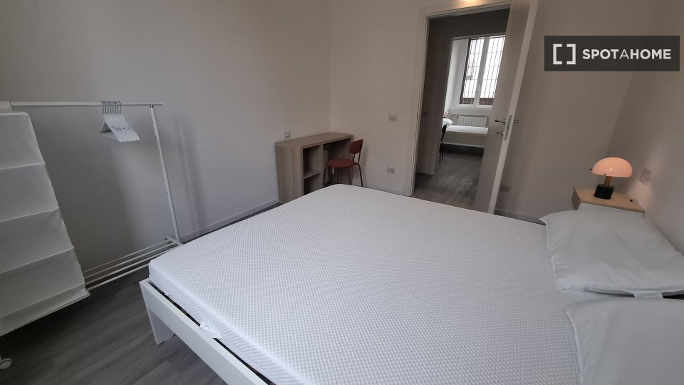 Double room Milan, 3 beds, 70m² — photo 5