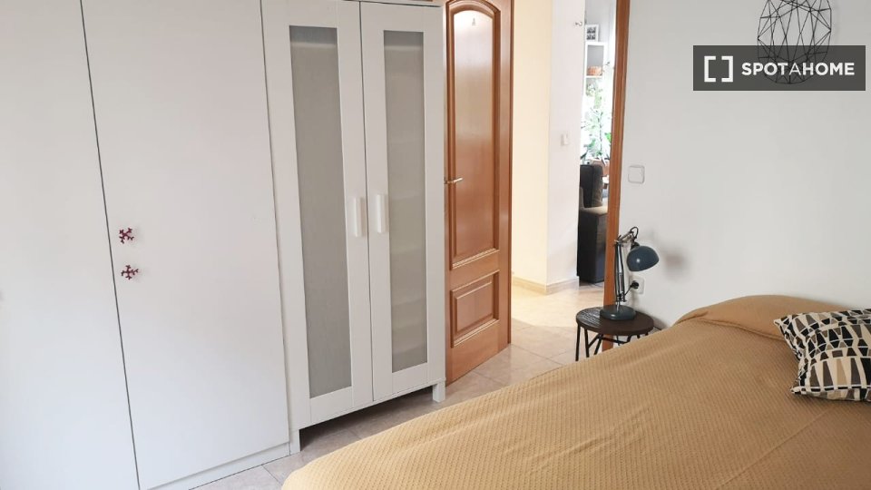 Double room Barcelona, 1 bed, 90m² — photo 2
