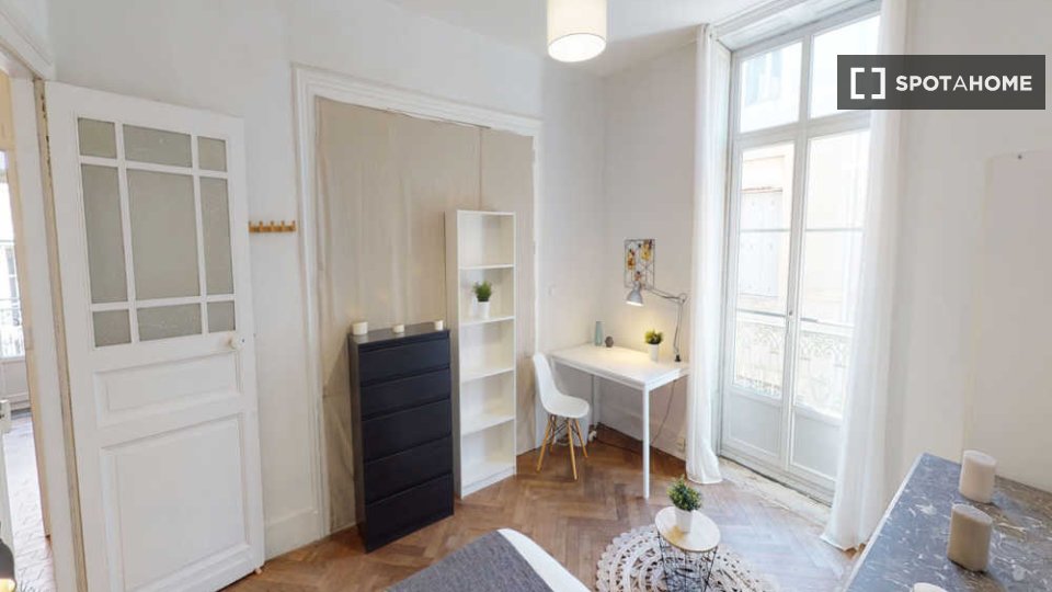 Double room Montpellier, 3 beds, 70m² — photo 2