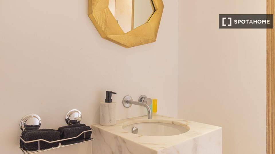 Apartment Lisbon, 4 beds — photo 14