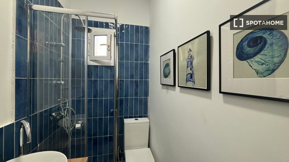 Double room Barcelona, 5 beds, 80m² — photo 15