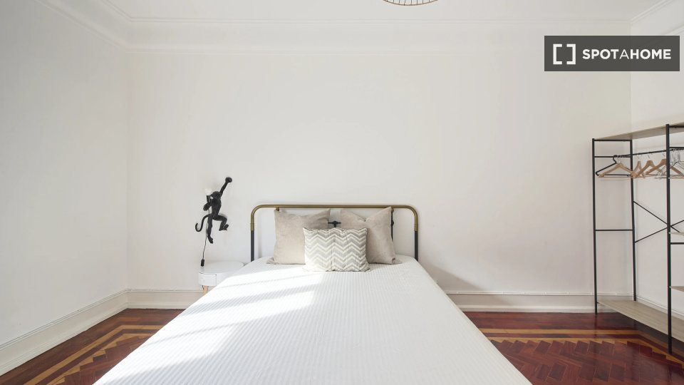 Double room Lisbon, 7 beds — photo 12