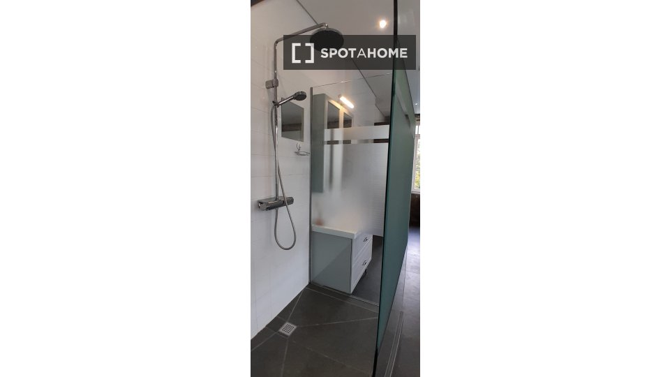 Double room Porto, 3 beds, 300m² — photo 12