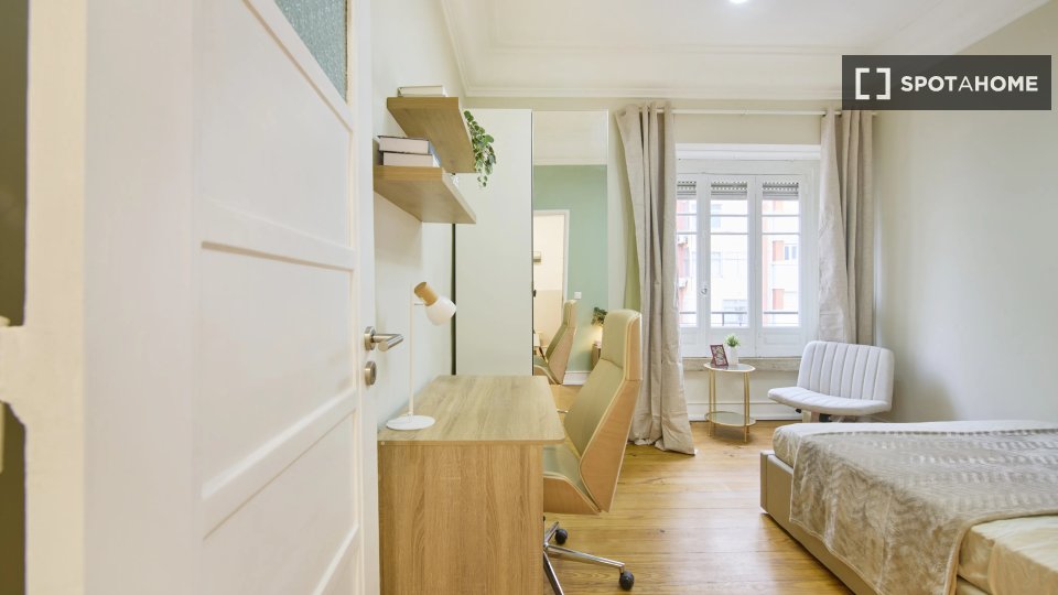 Double room Lisbon, 6 beds — photo 1
