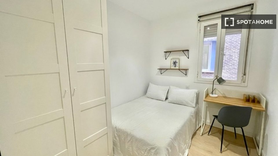 Double room Madrid, 12 beds — photo 2