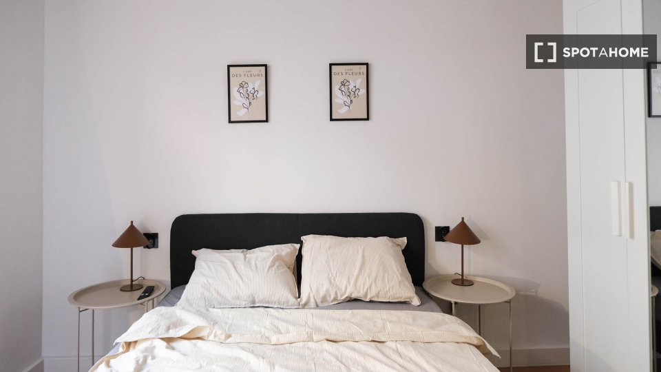 Double room Alicante, 4 beds, 83m² — photo 11
