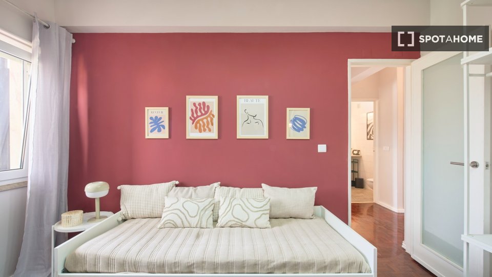 Double room Lisbon, 4 beds — photo 20