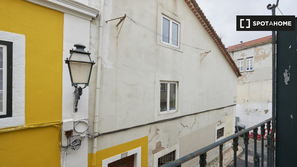 Double room Lisbon, 4 beds — photo 13