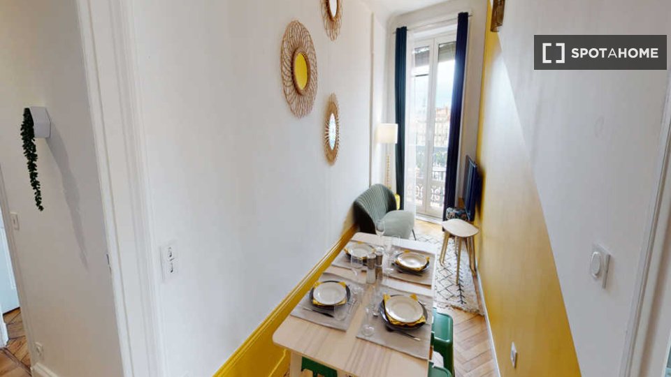Double room Lyon, 5 beds, 130m² — photo 3