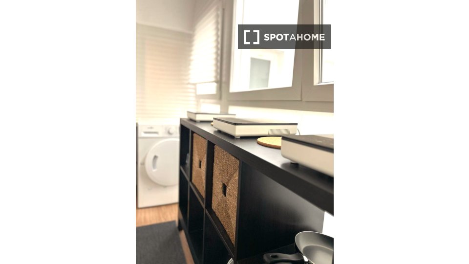 Double room Madrid, 7 beds, 160m² — photo 37