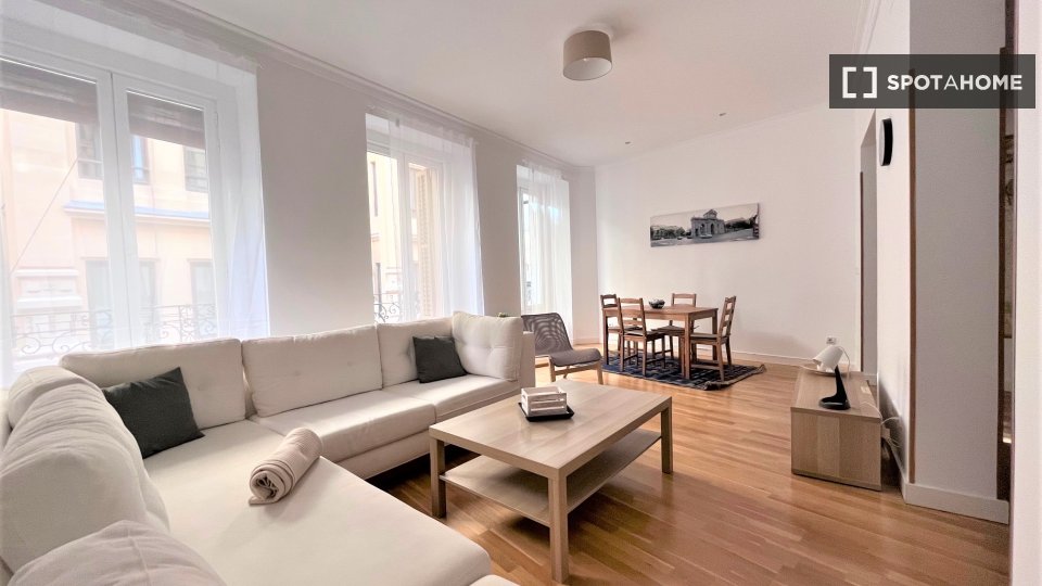 Apartment Madrid, 3 beds, 180m² — photo 1