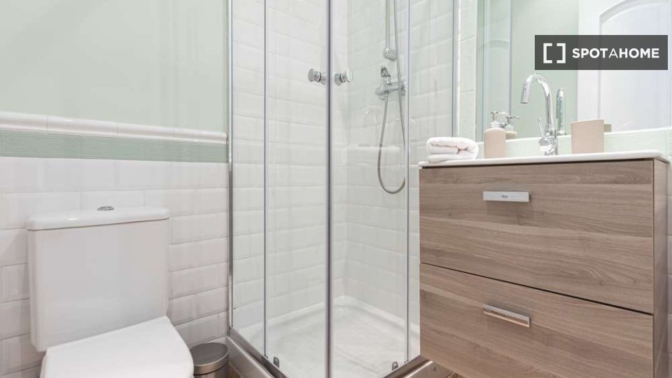Double room Madrid, 41 beds — photo 13