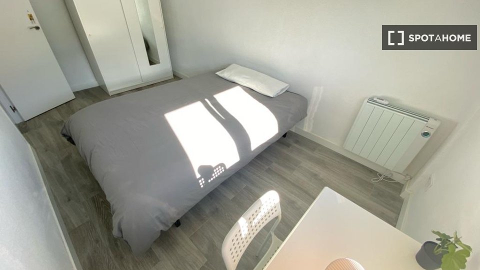 Double room Madrid, 4 beds — photo 6