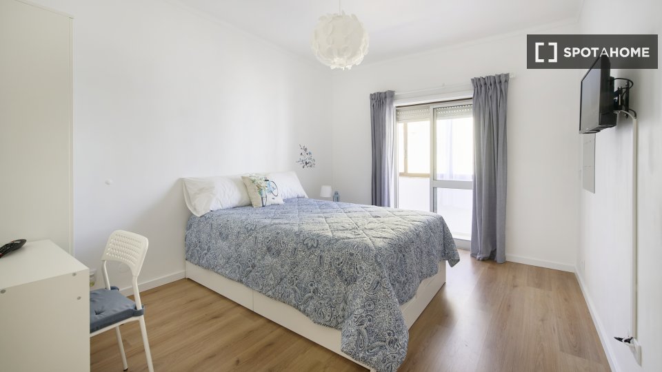Apartment Lisbon, 2 beds, 80m² — photo 6
