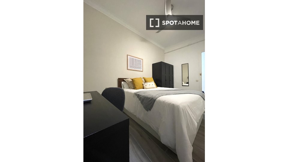 Double room Barcelona, 6 beds, 140m² — photo 6