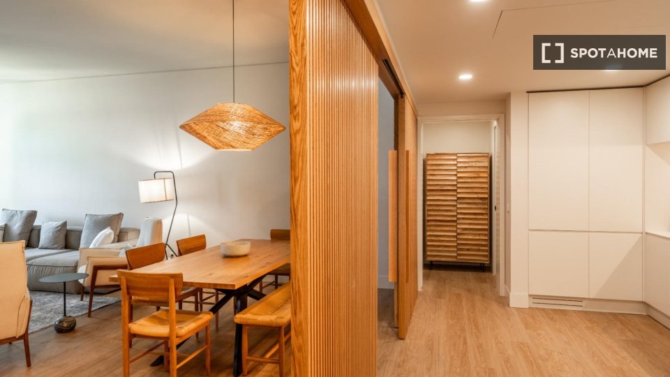 Apartment Lisbon, 2 beds, 136m² — photo 16