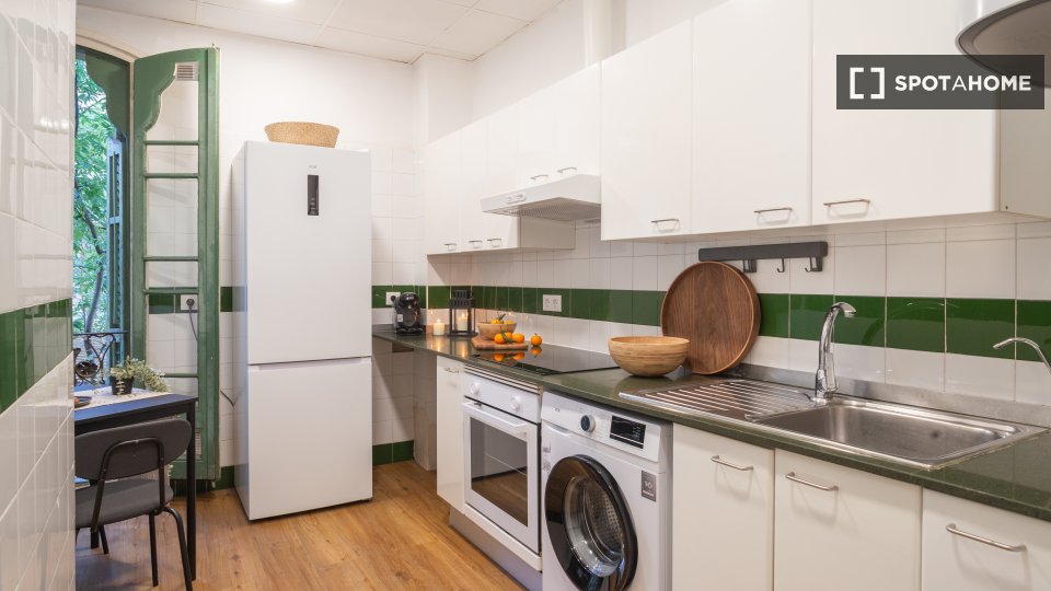 Double room Barcelona, 5 beds, 120m² — photo 19