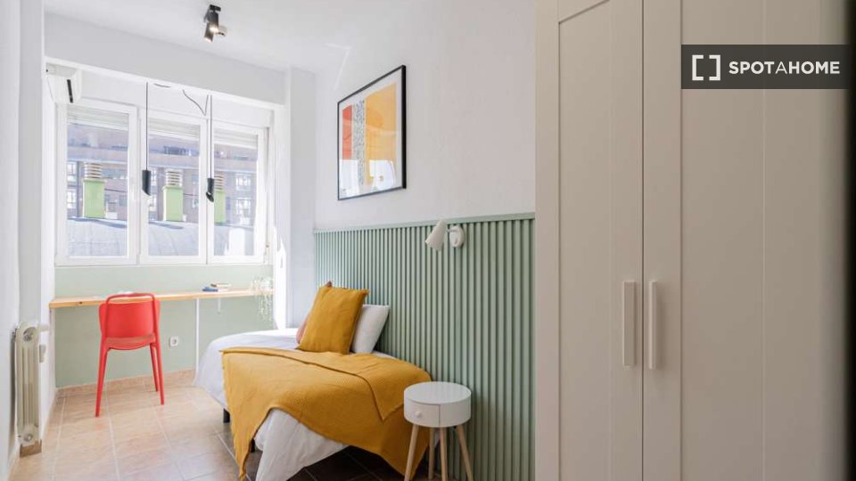 Double room Madrid, 4 beds — photo 7