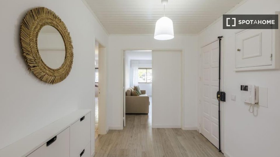Apartment Lisbon, 3 beds, 130m² — photo 14