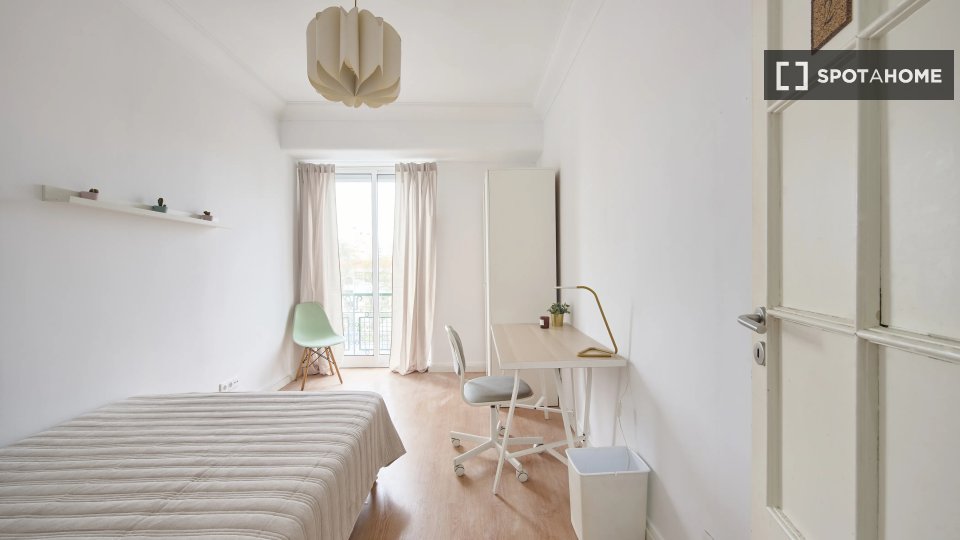 Double room Lisbon, 6 beds — photo 1