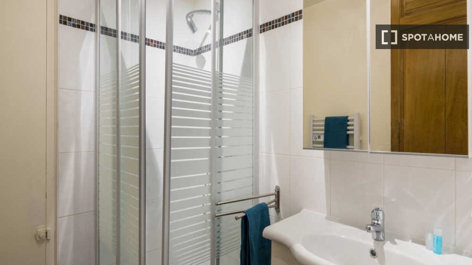 Double room Lyon, 6 beds, 250m² — photo 7