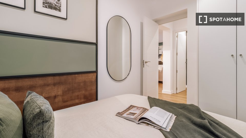 Apartamento de 2 dormitorios en alquiler en Vallehermoso, Madrid