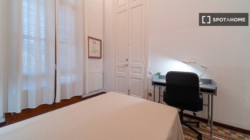 Double room Barcelona, 8 beds, 190m² — photo 19