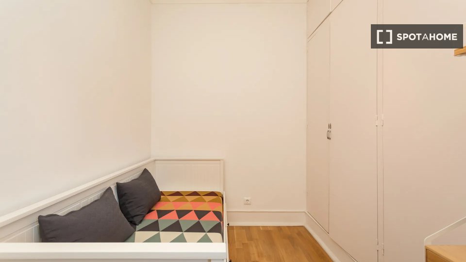 Double room Lisbon, 6 beds — photo 12