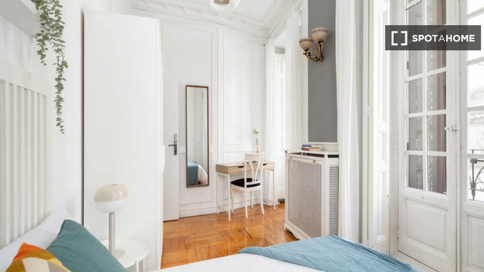 Double room Madrid, 7 beds — photo 23