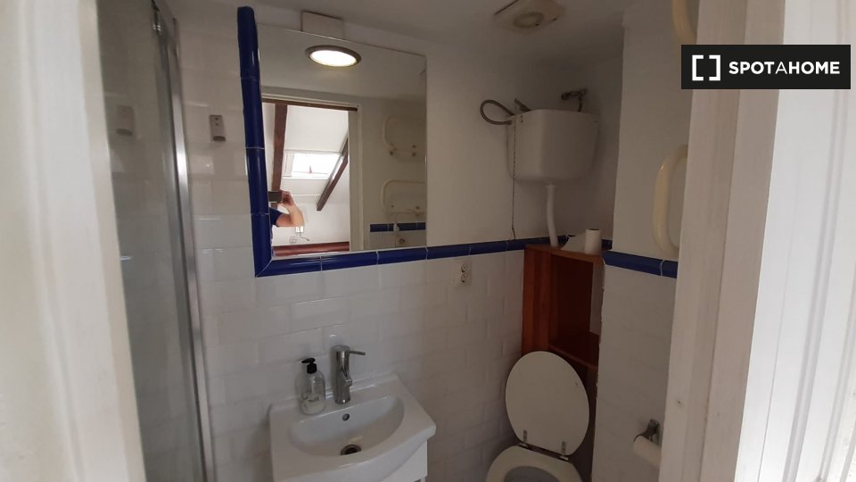 Double room Valencia, 3 beds, 90m² — photo 2