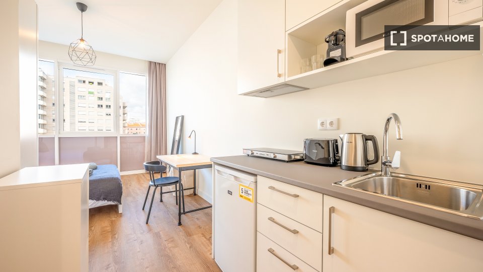 Apartment mono Lisbon, 18m² — photo 11